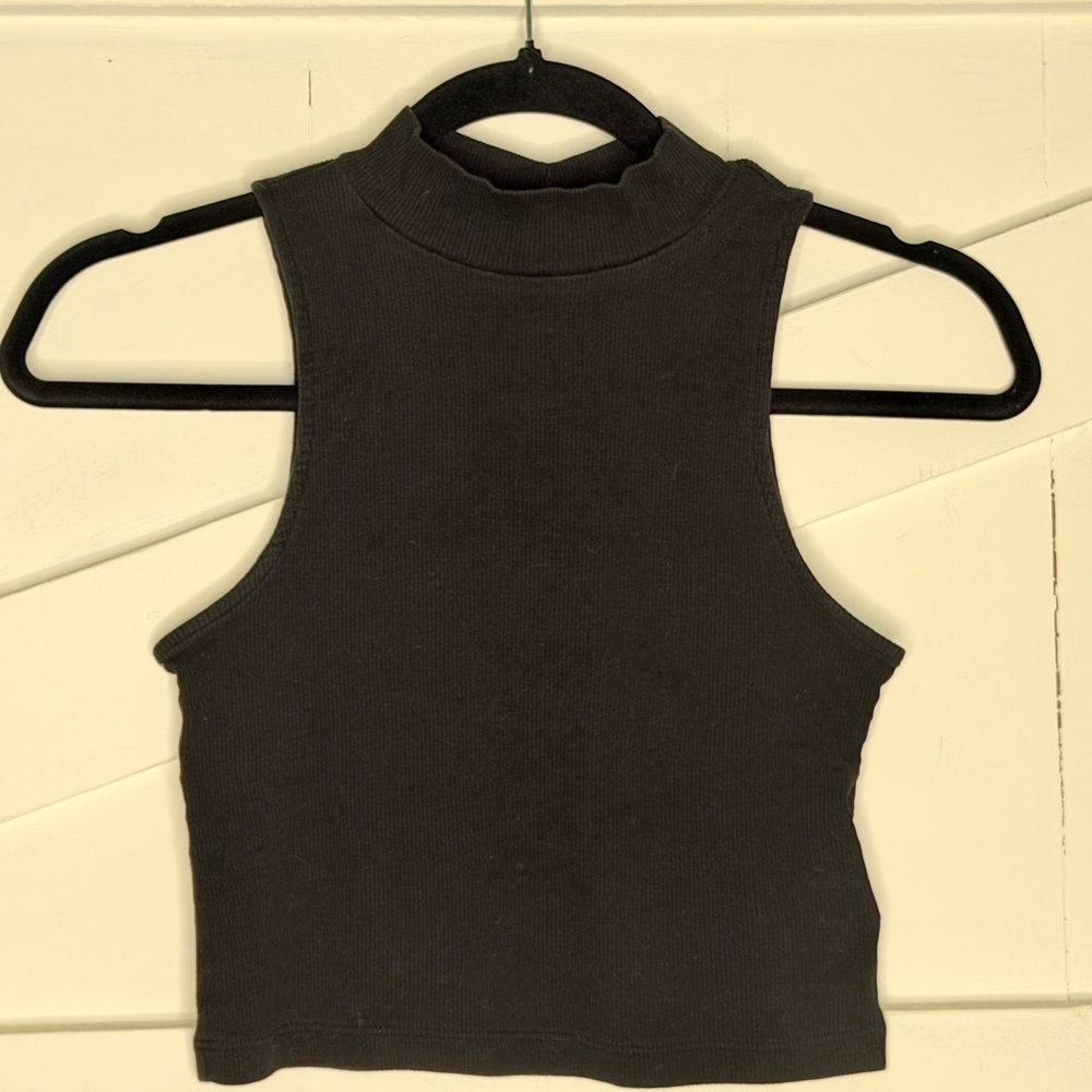 H&M Black Sleeveless Crop Top